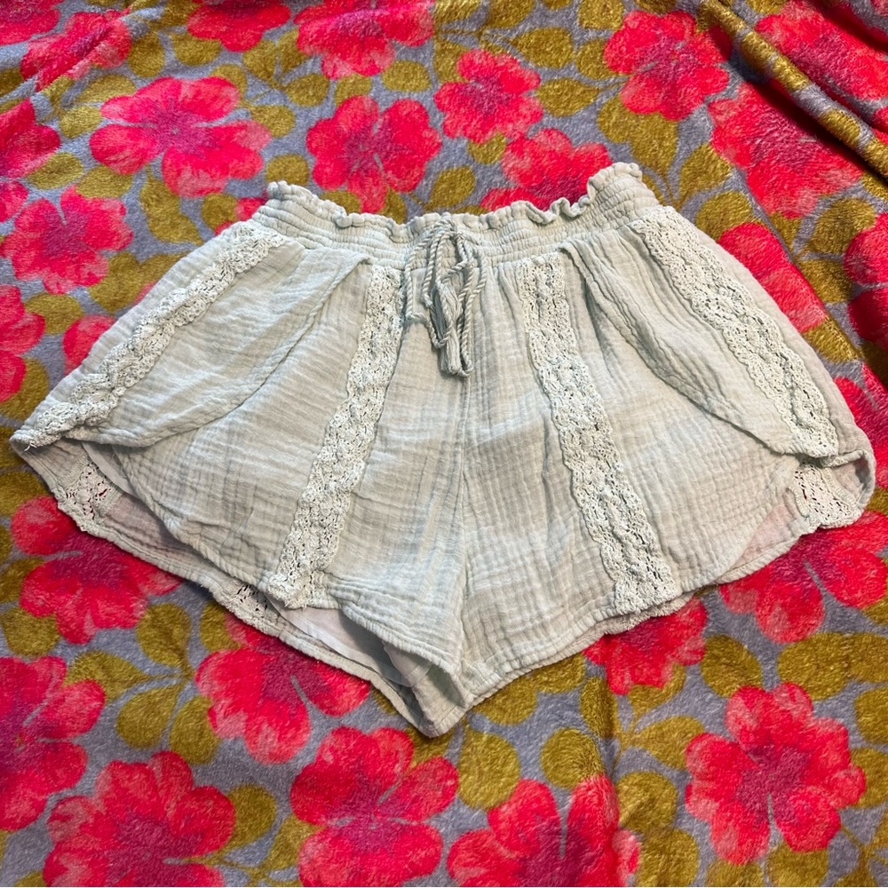 American Eagle shorts size small